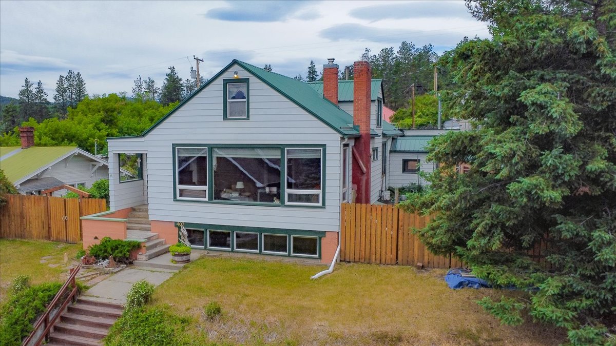 407 1st Avenue W Property Photo 8
