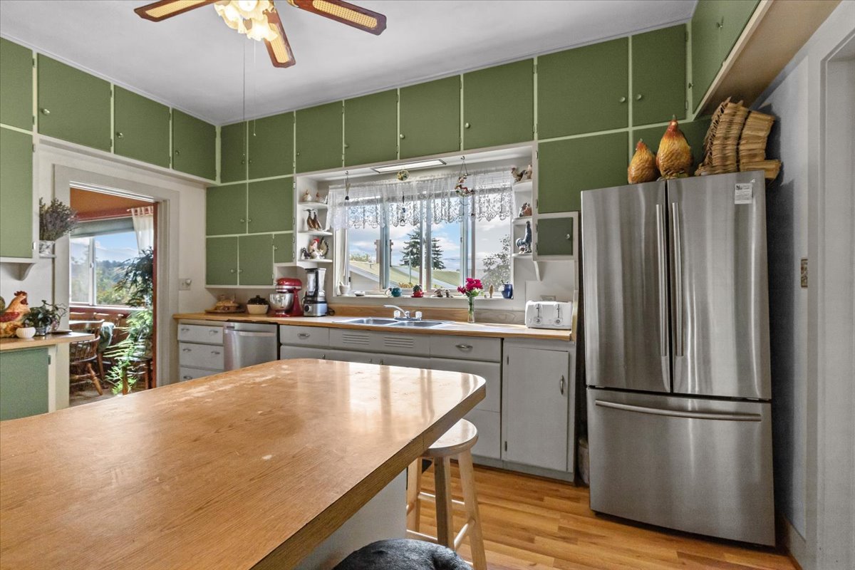 407 1st Avenue W Property Photo 19