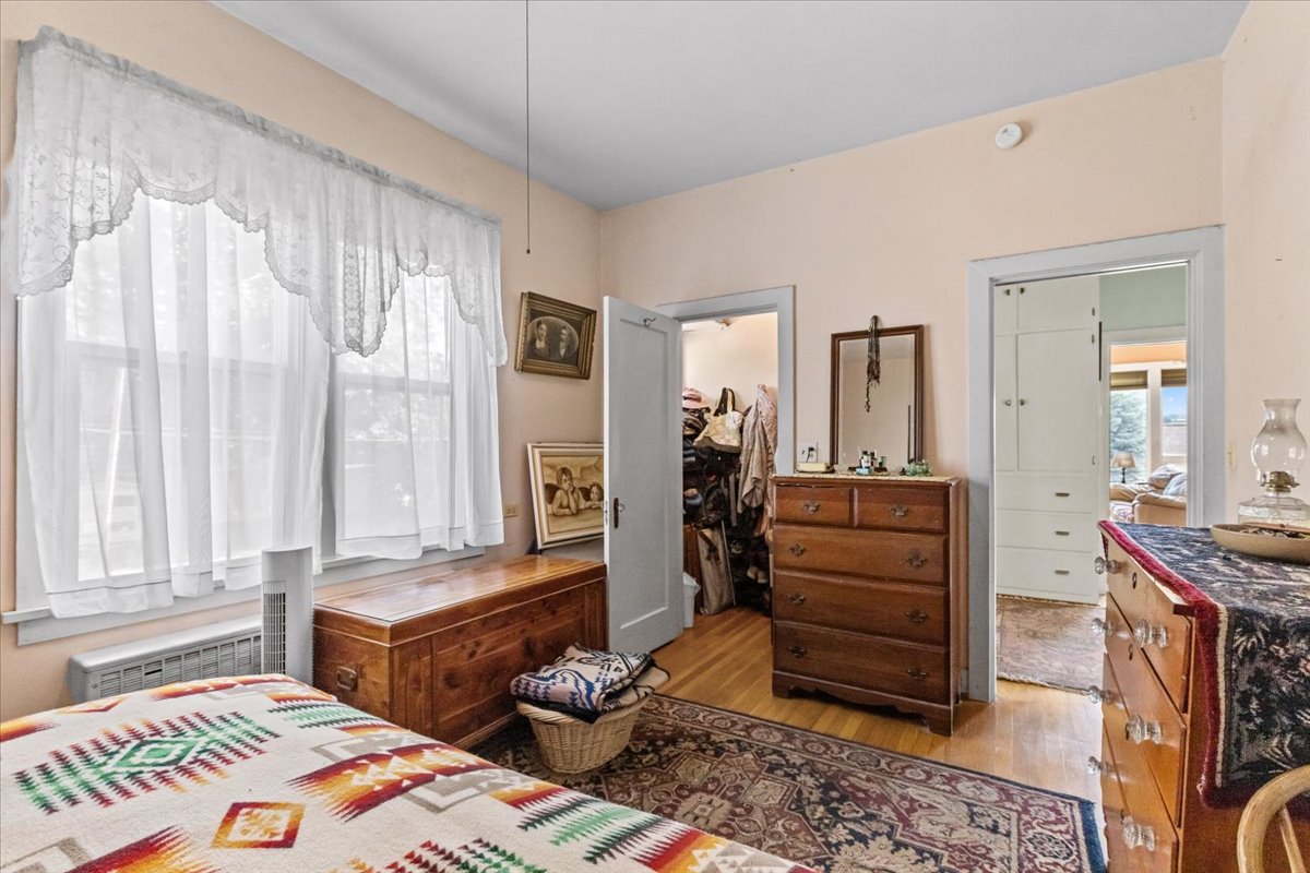 407 1st Avenue W Property Photo 23