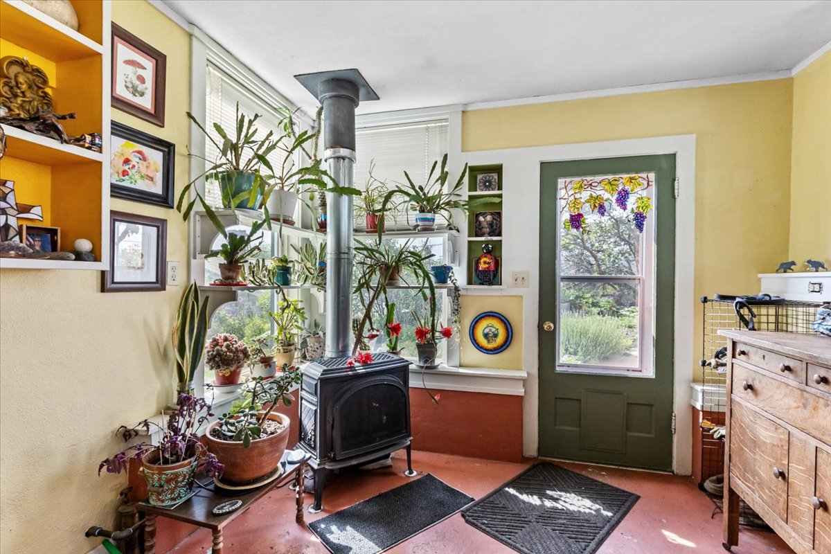 407 1st Avenue W Property Photo 26