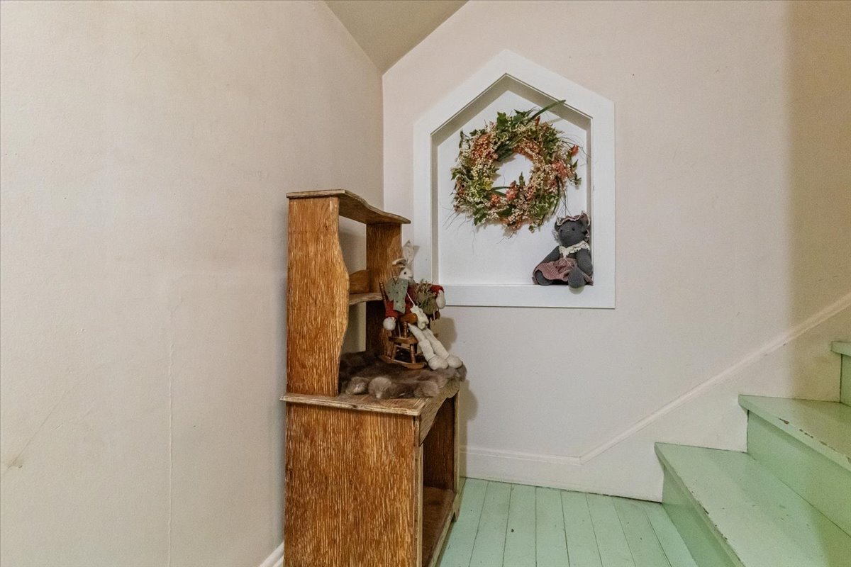 407 1st Avenue W Property Photo 29