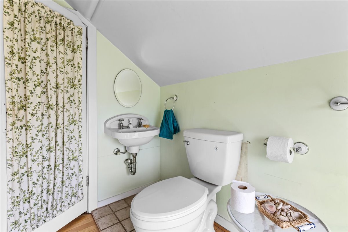 407 1st Avenue W Property Photo 31