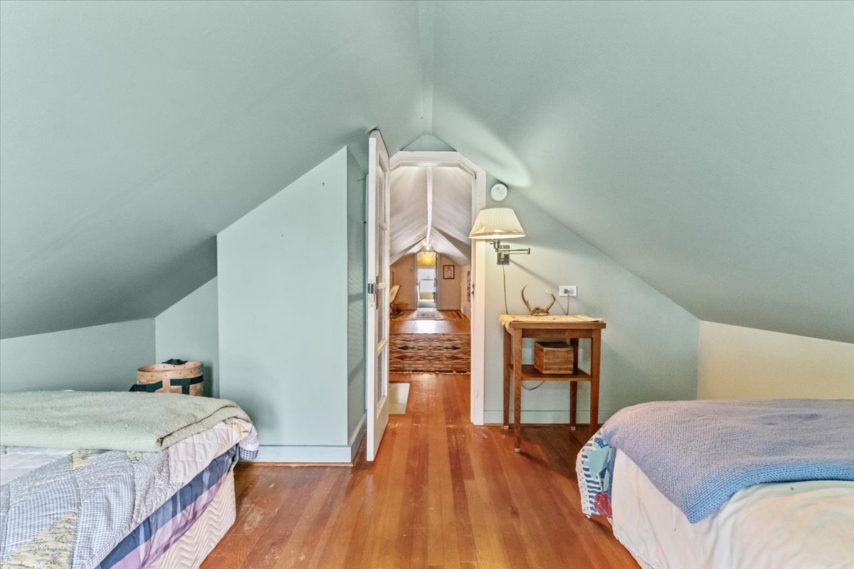 407 1st Avenue W Property Photo 38
