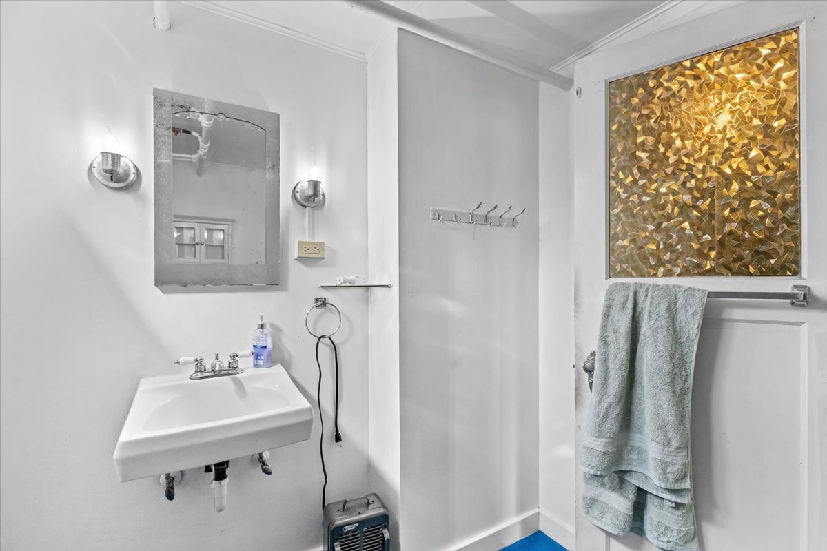 407 1st Avenue W Property Photo 40