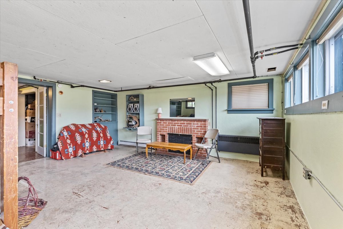 407 1st Avenue W Property Photo 44