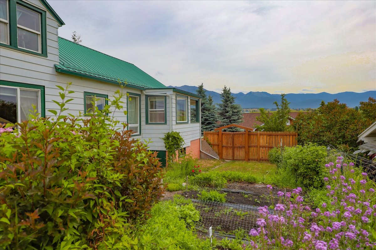 407 1st Avenue W Property Photo 62