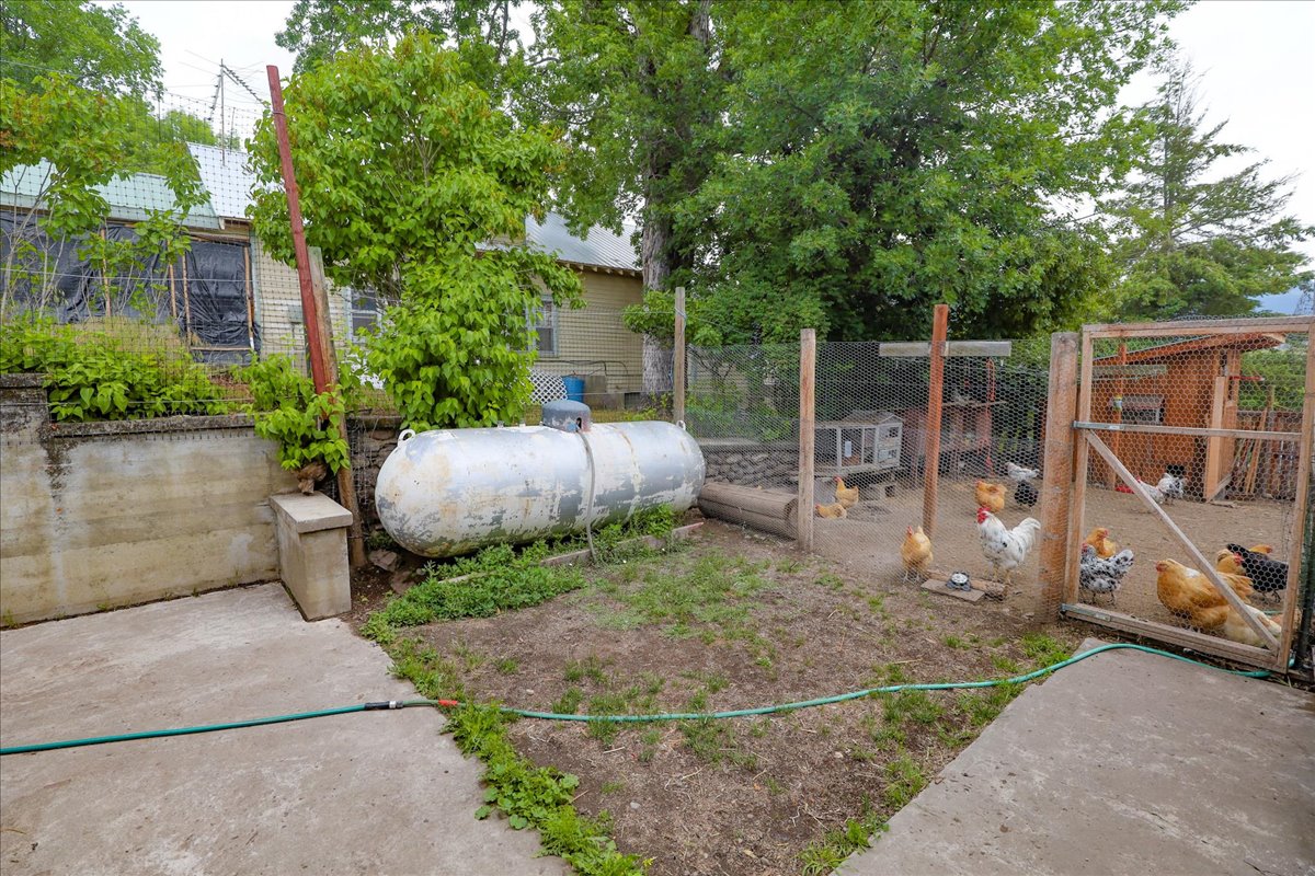 407 1st Avenue W Property Photo 66