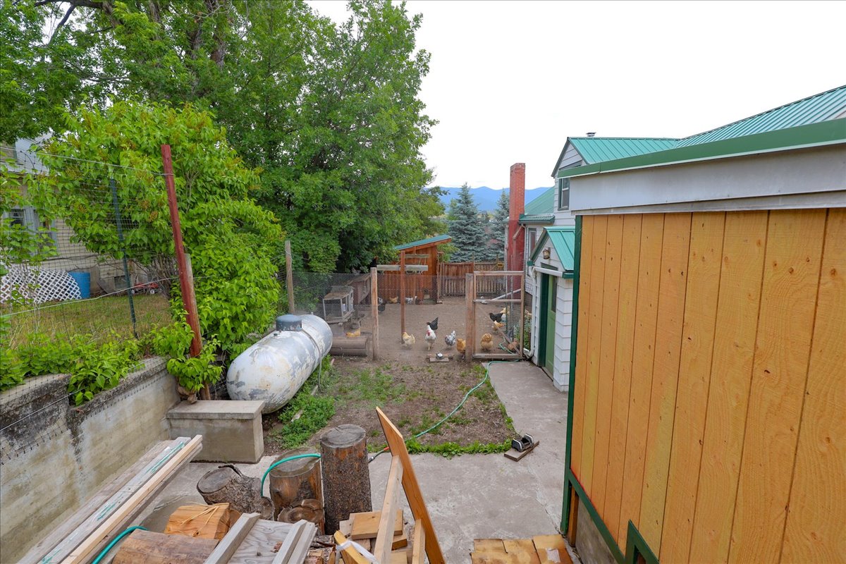407 1st Avenue W Property Photo 69