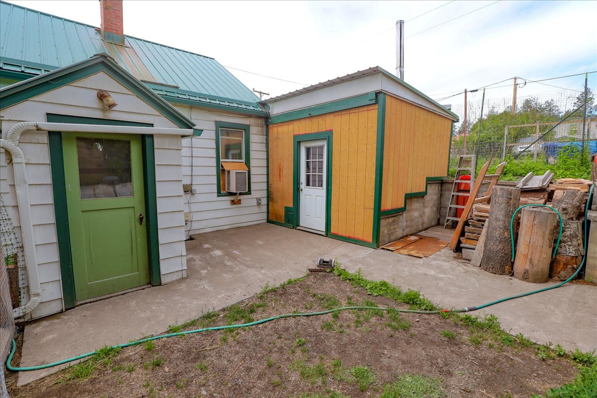 407 1st Avenue W Property Photo 71