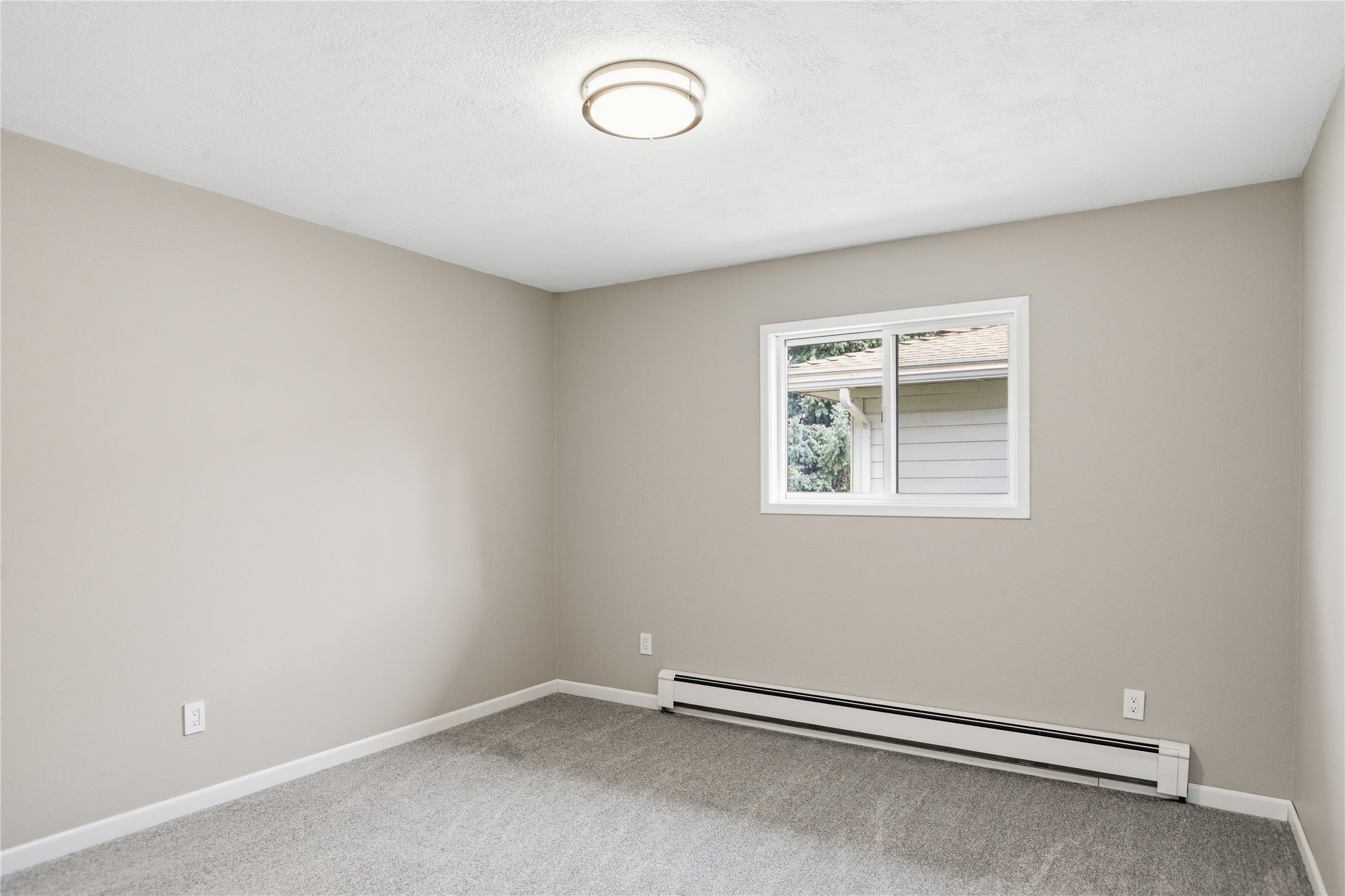 321 S Sanders Street Property Photo 15