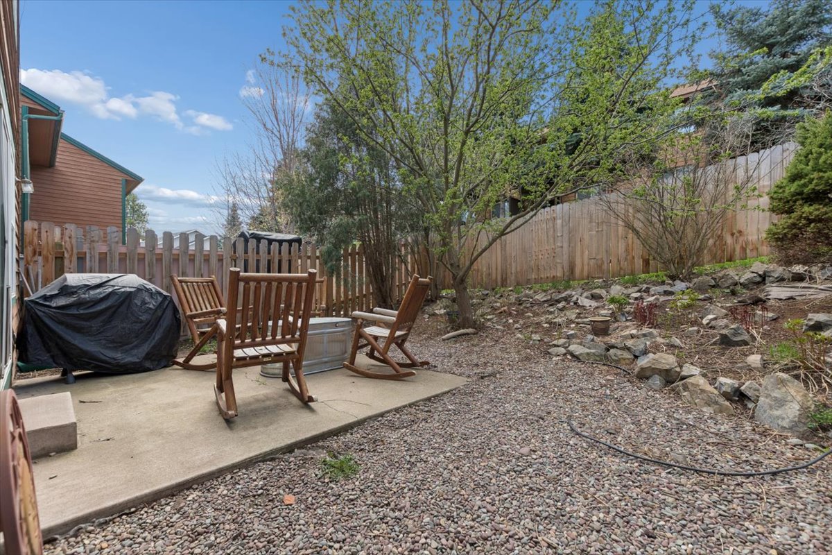 108 Sunrise Terrace D Property Photo 5
