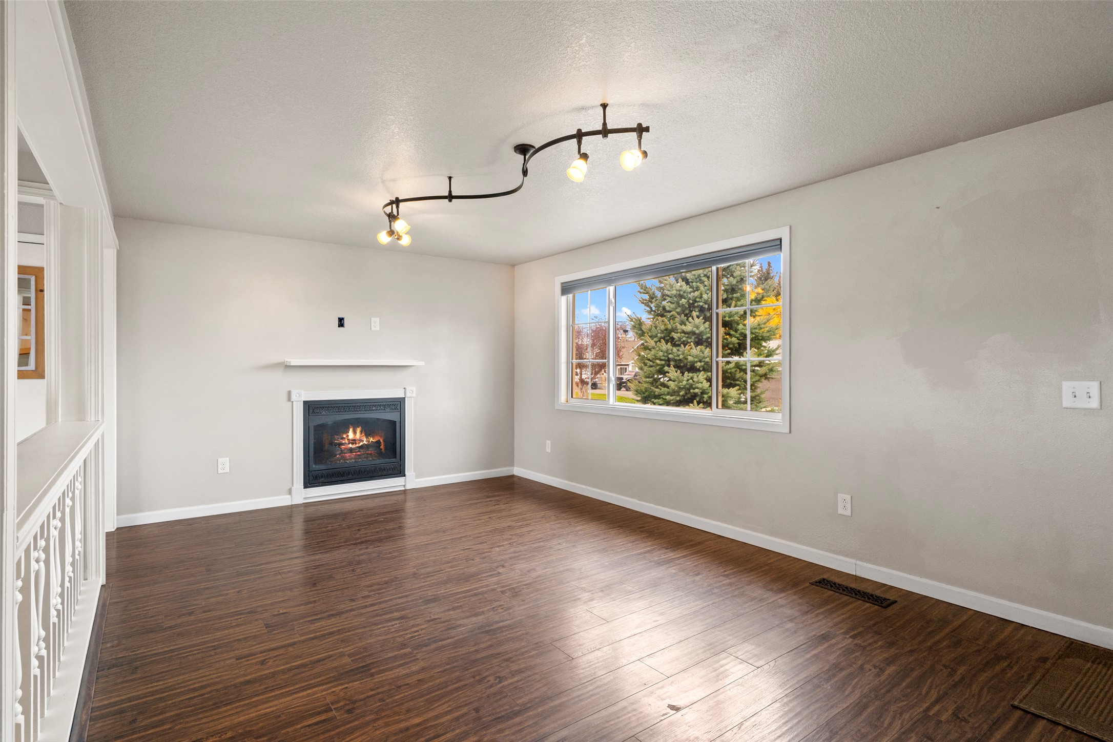 209 4th Street Property Photo 7