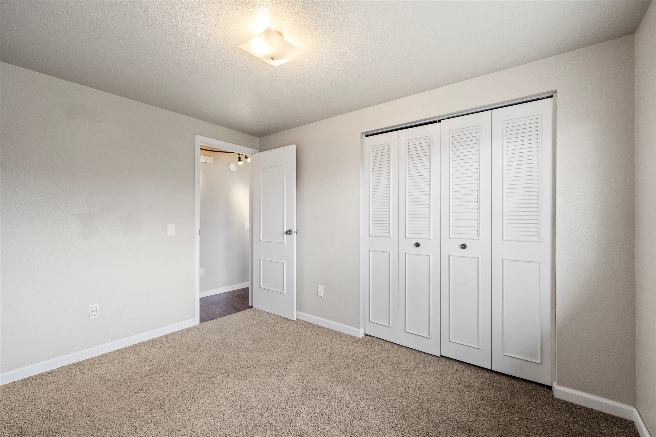 209 4th Street Property Photo 15