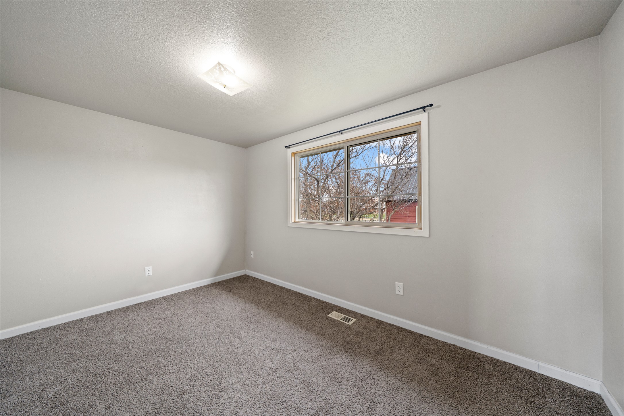 209 4th Street Property Photo 18