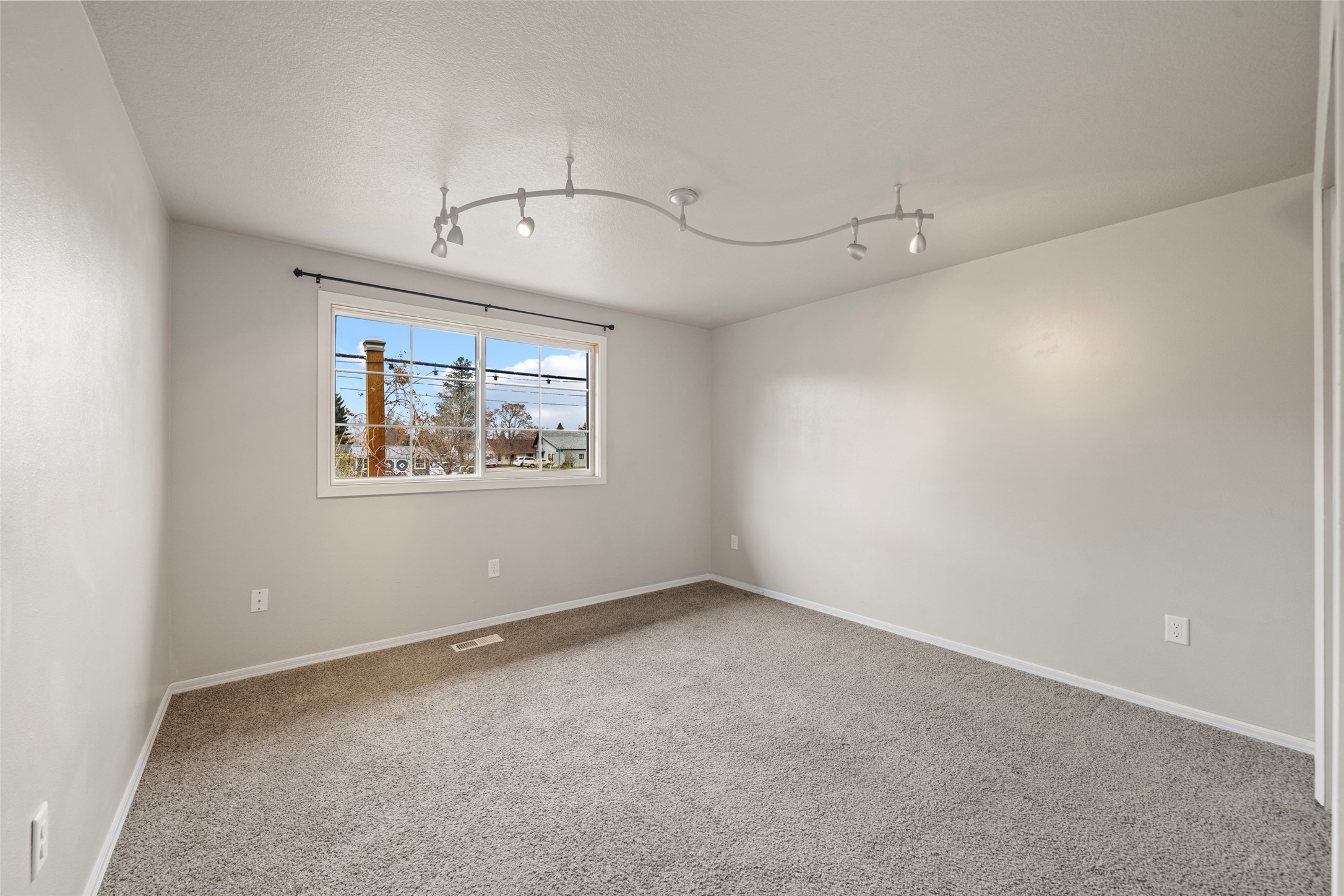 209 4th Street Property Photo 20