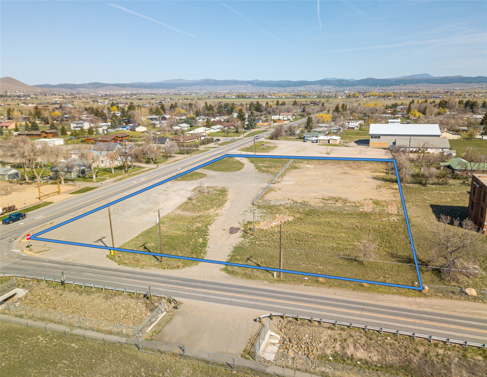 1220 Sierra Road E Property Photo 5
