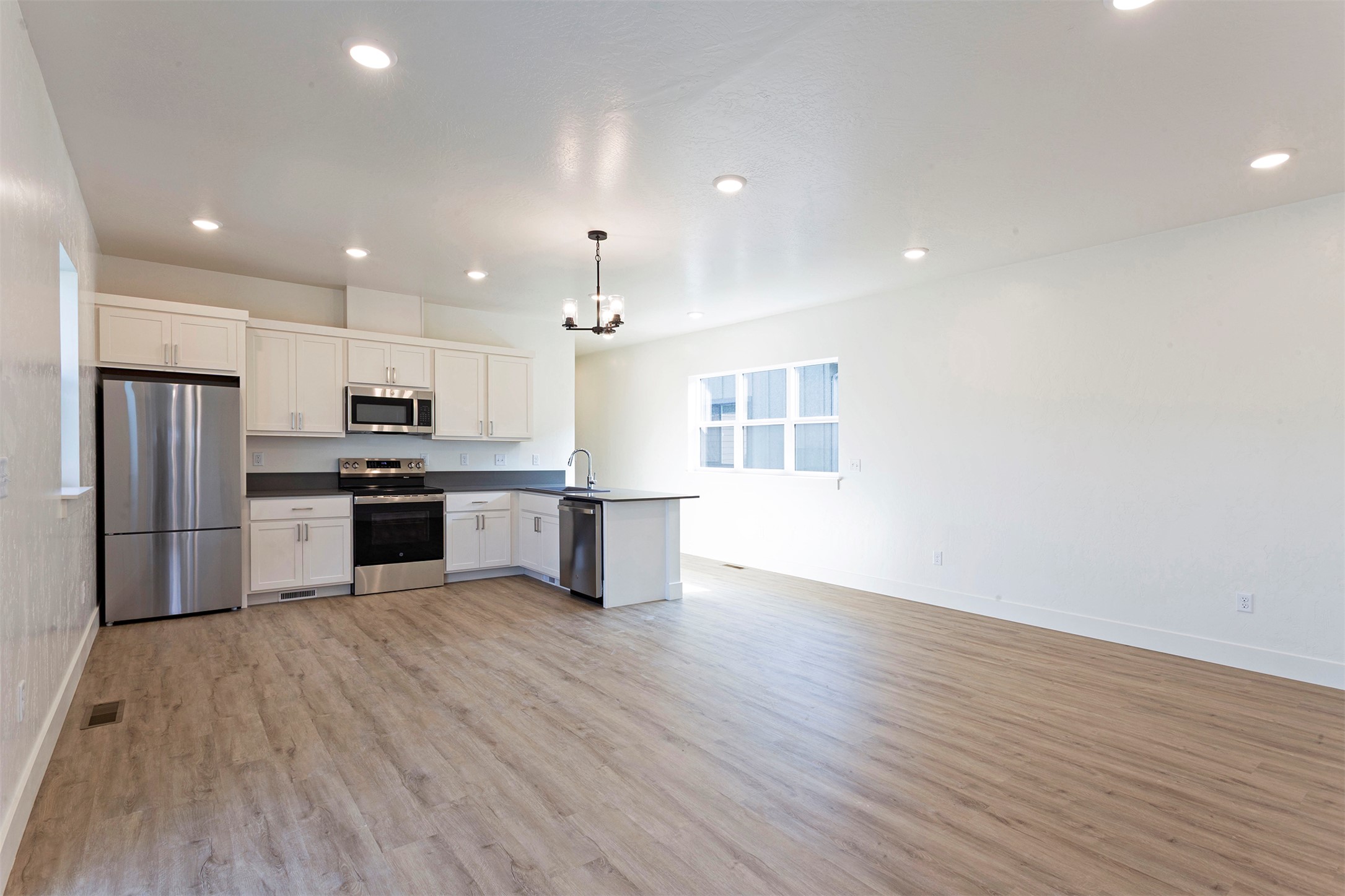 4852 England Boulevard Property Photo 4