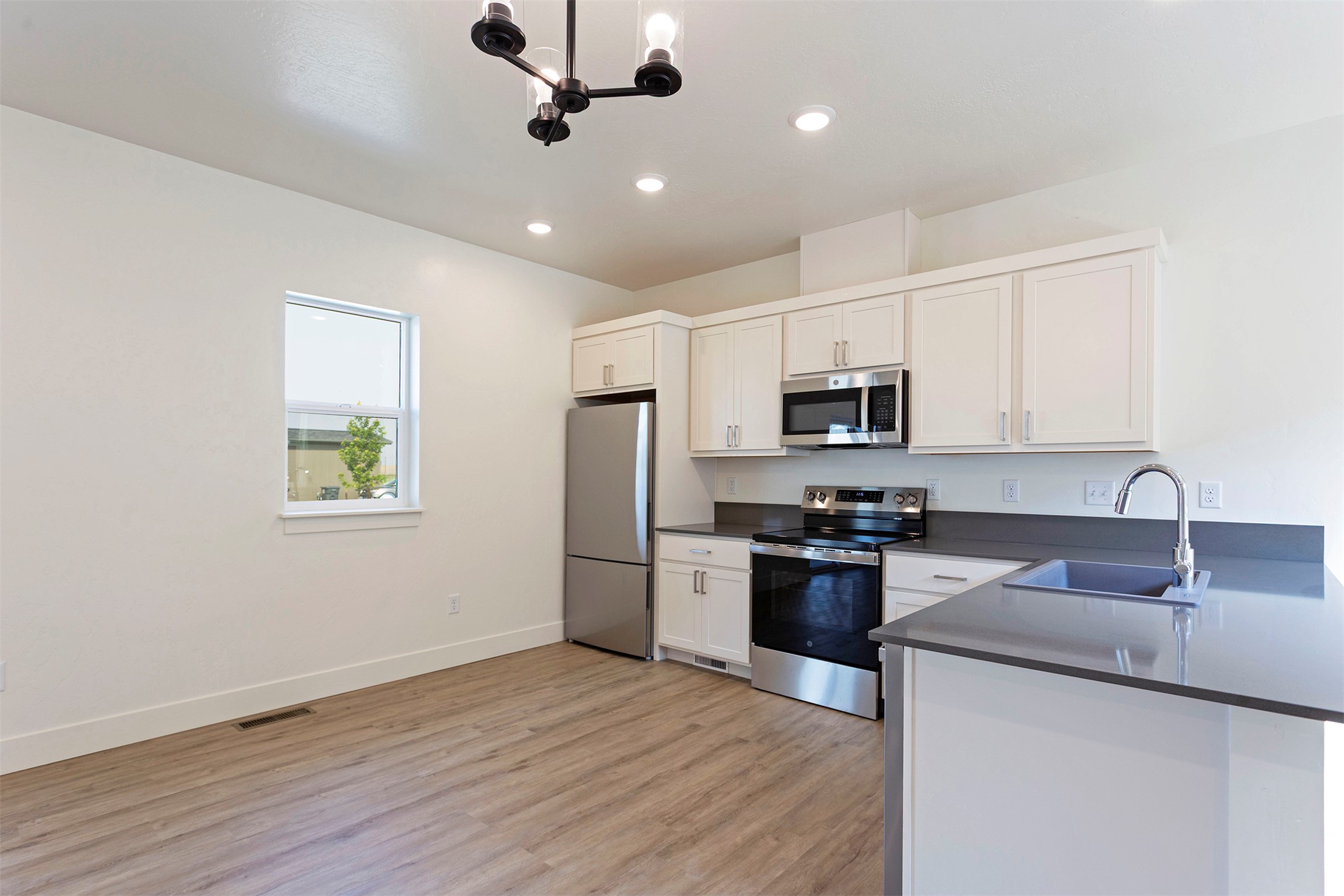 4852 England Boulevard Property Photo 7