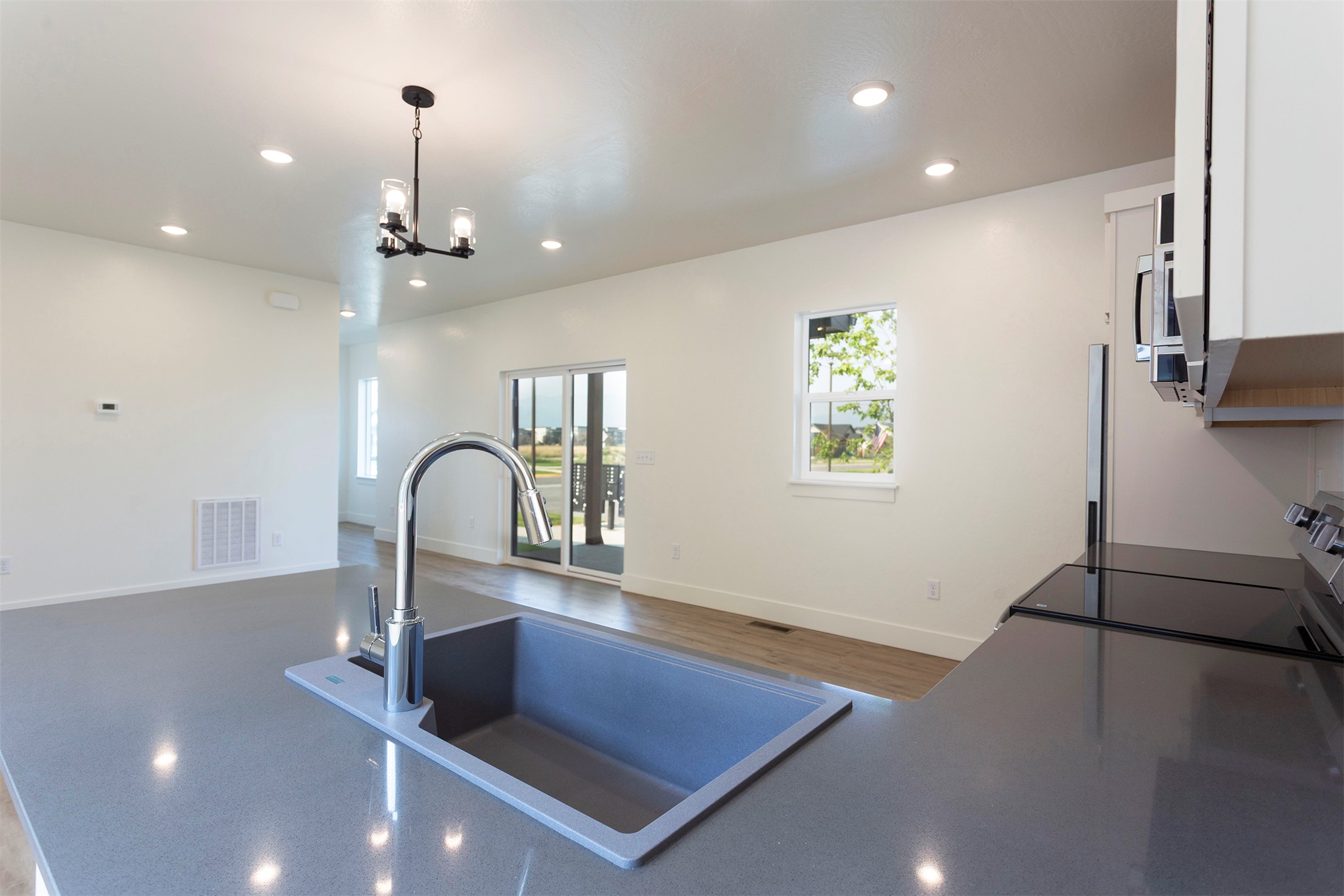 4852 England Boulevard Property Photo 8