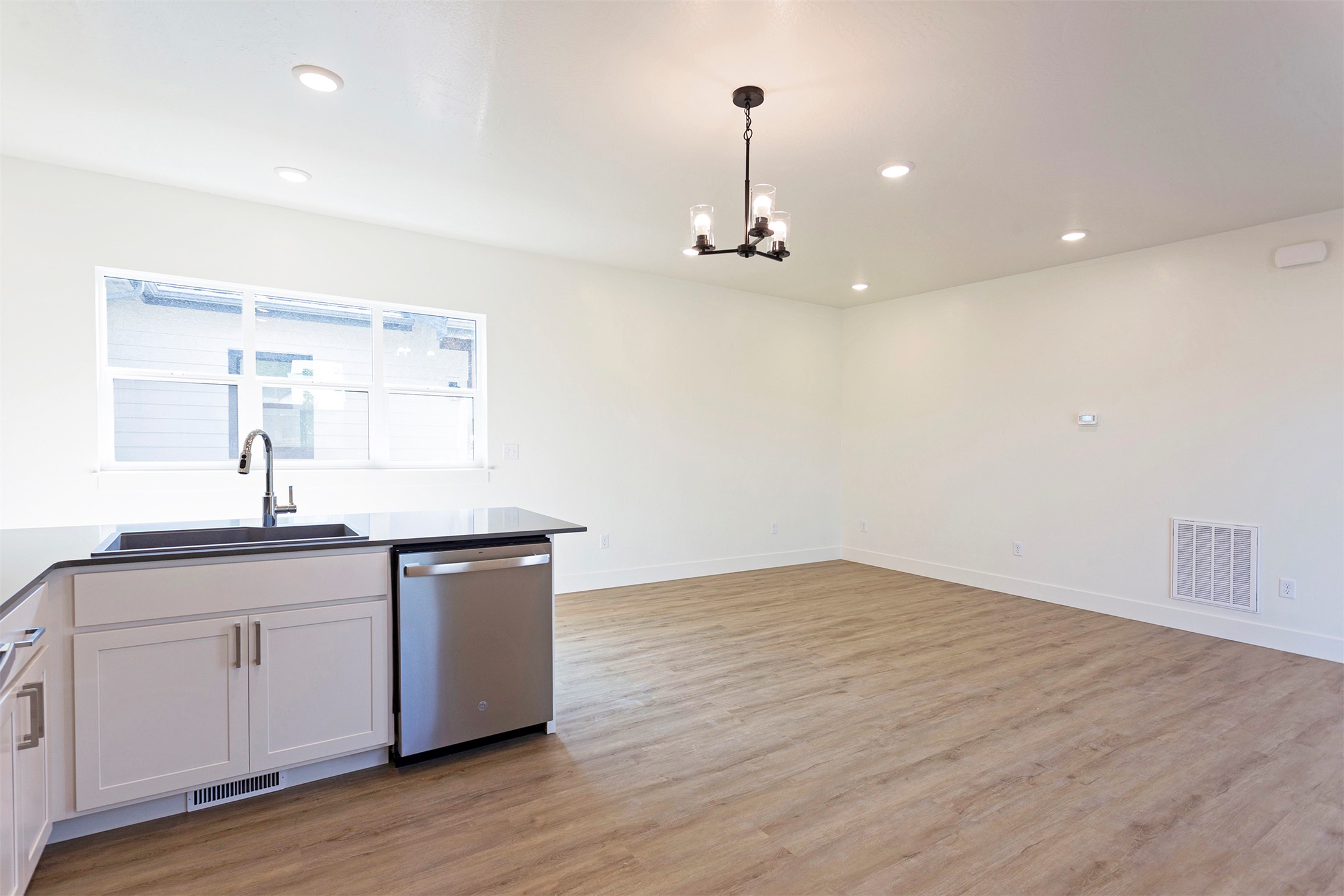 4852 England Boulevard Property Photo 9