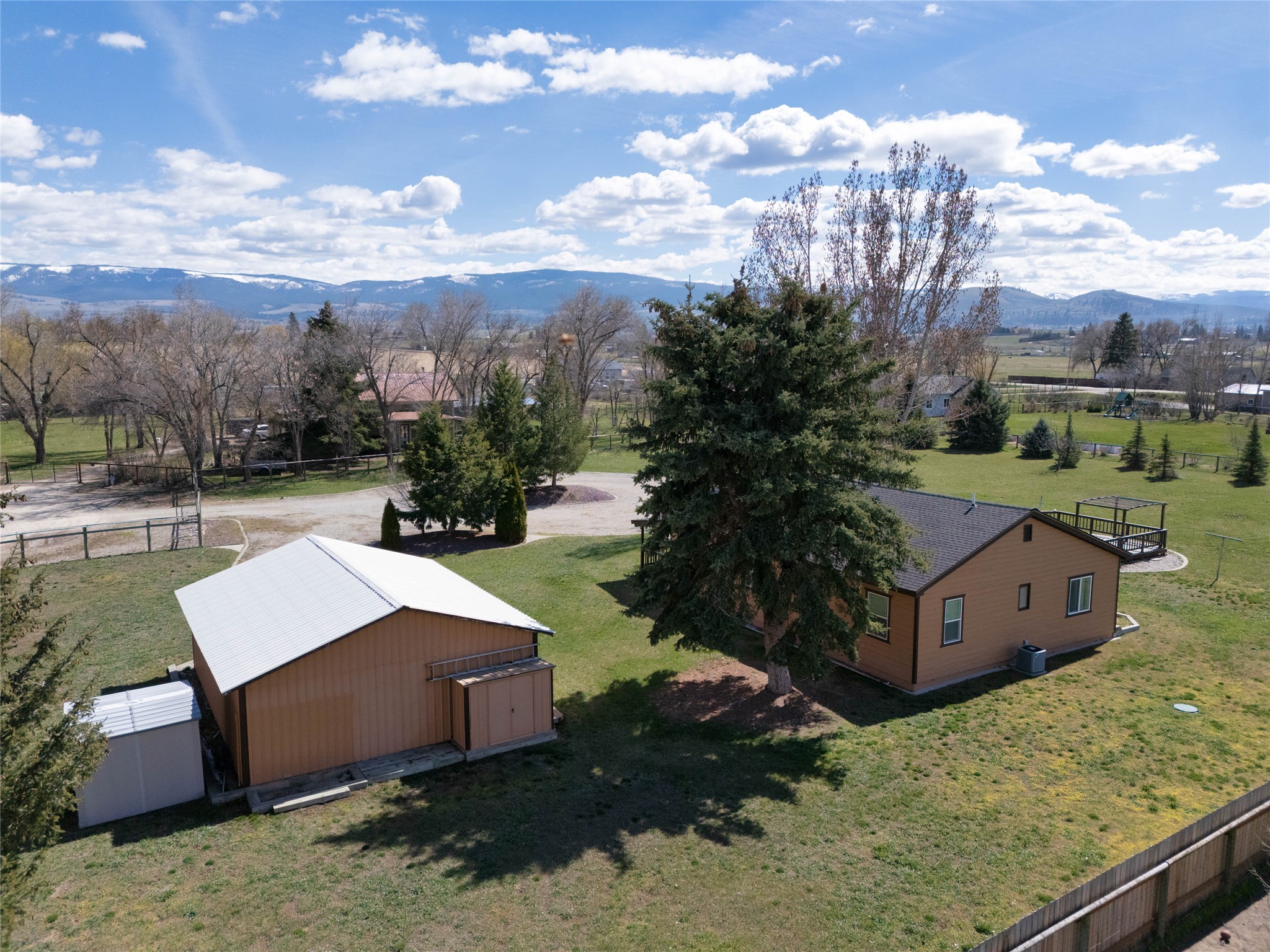 627 Folly Lane Property Photo 4