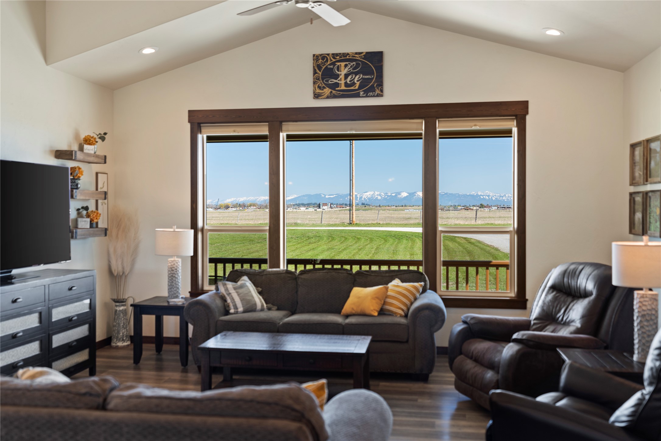 2449 Airport Road Property Photo 6