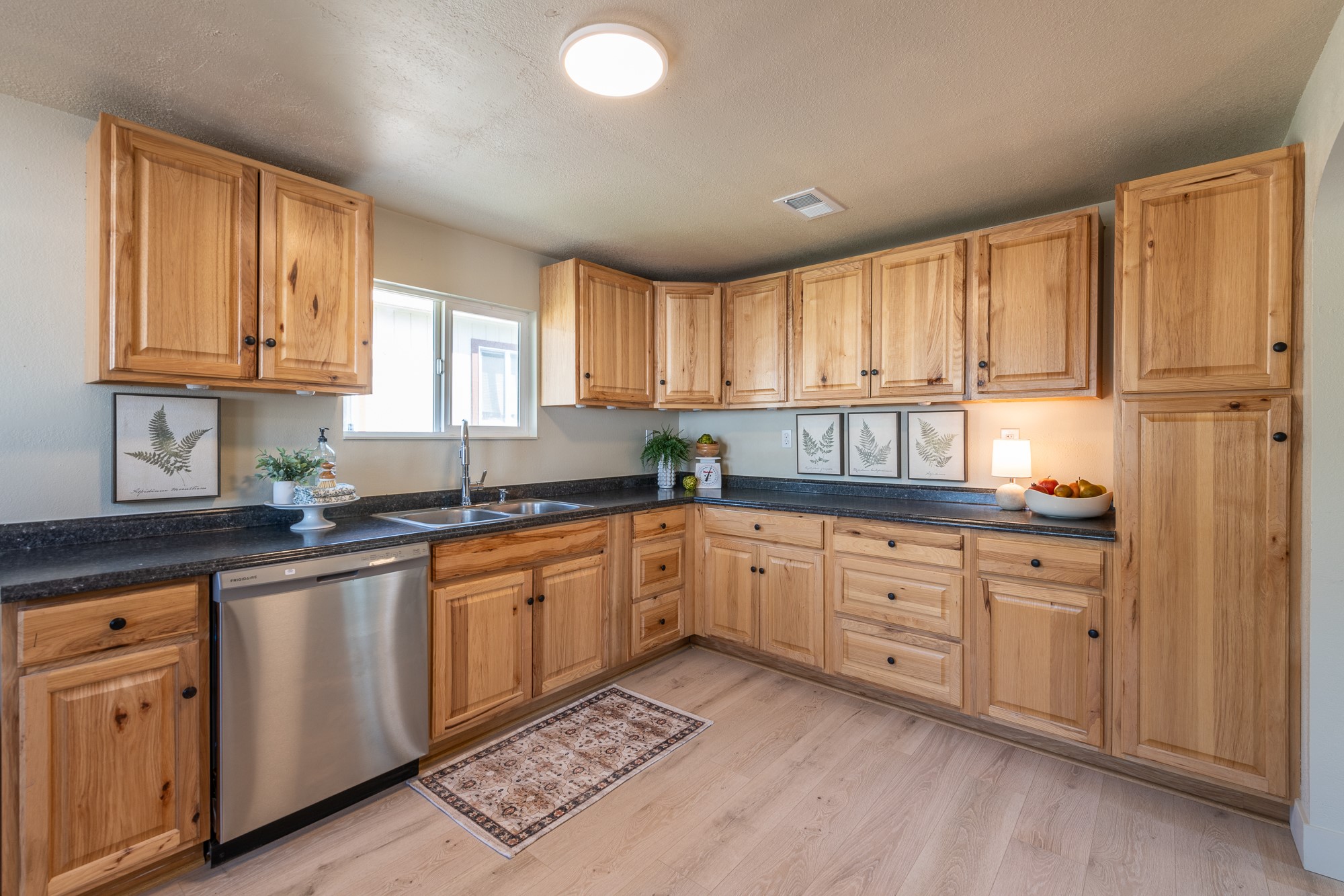 644 9th Avenue W Property Photo 18