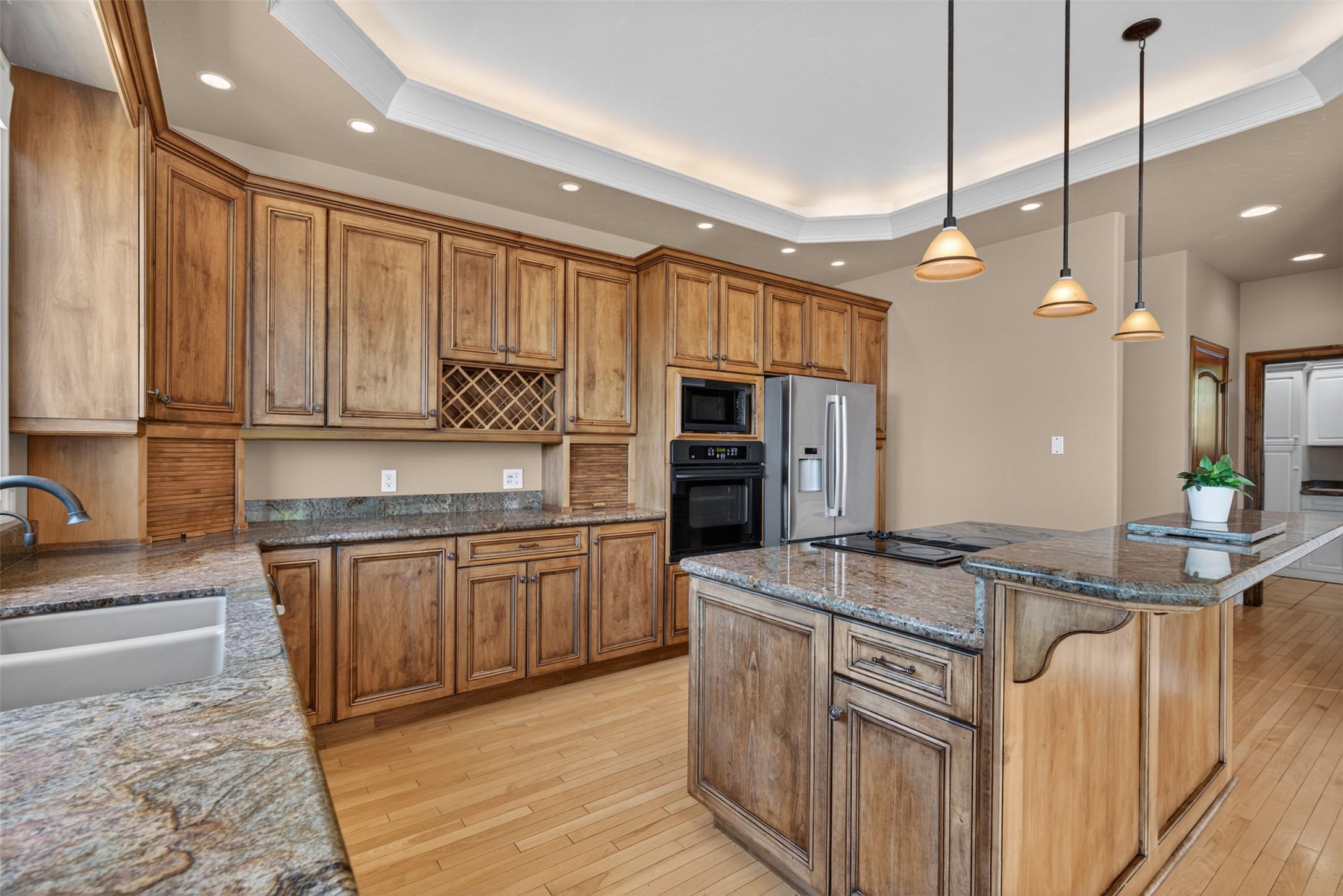 340 Lake Hills Drive Property Photo 13