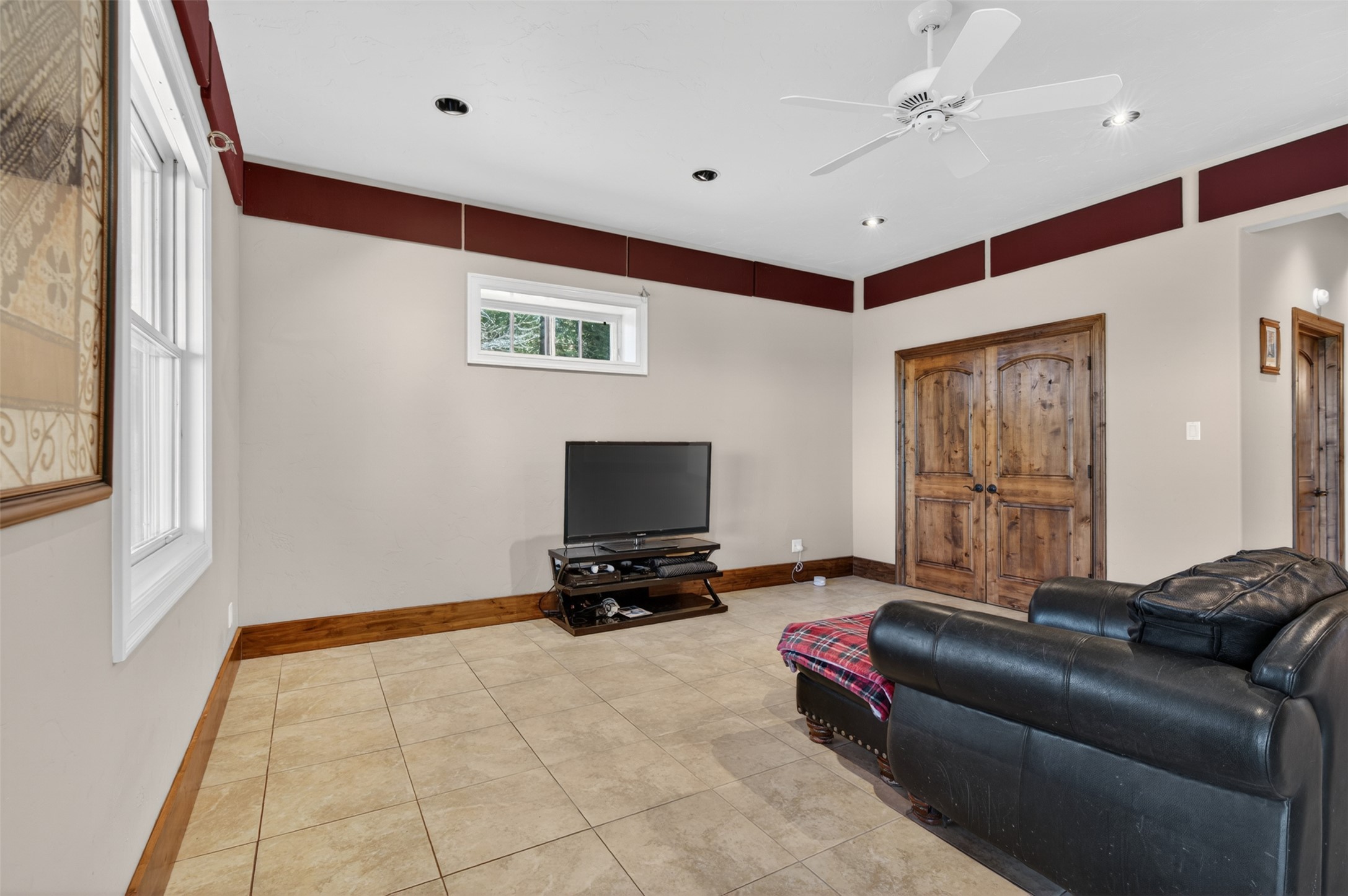 340 Lake Hills Drive Property Photo 42