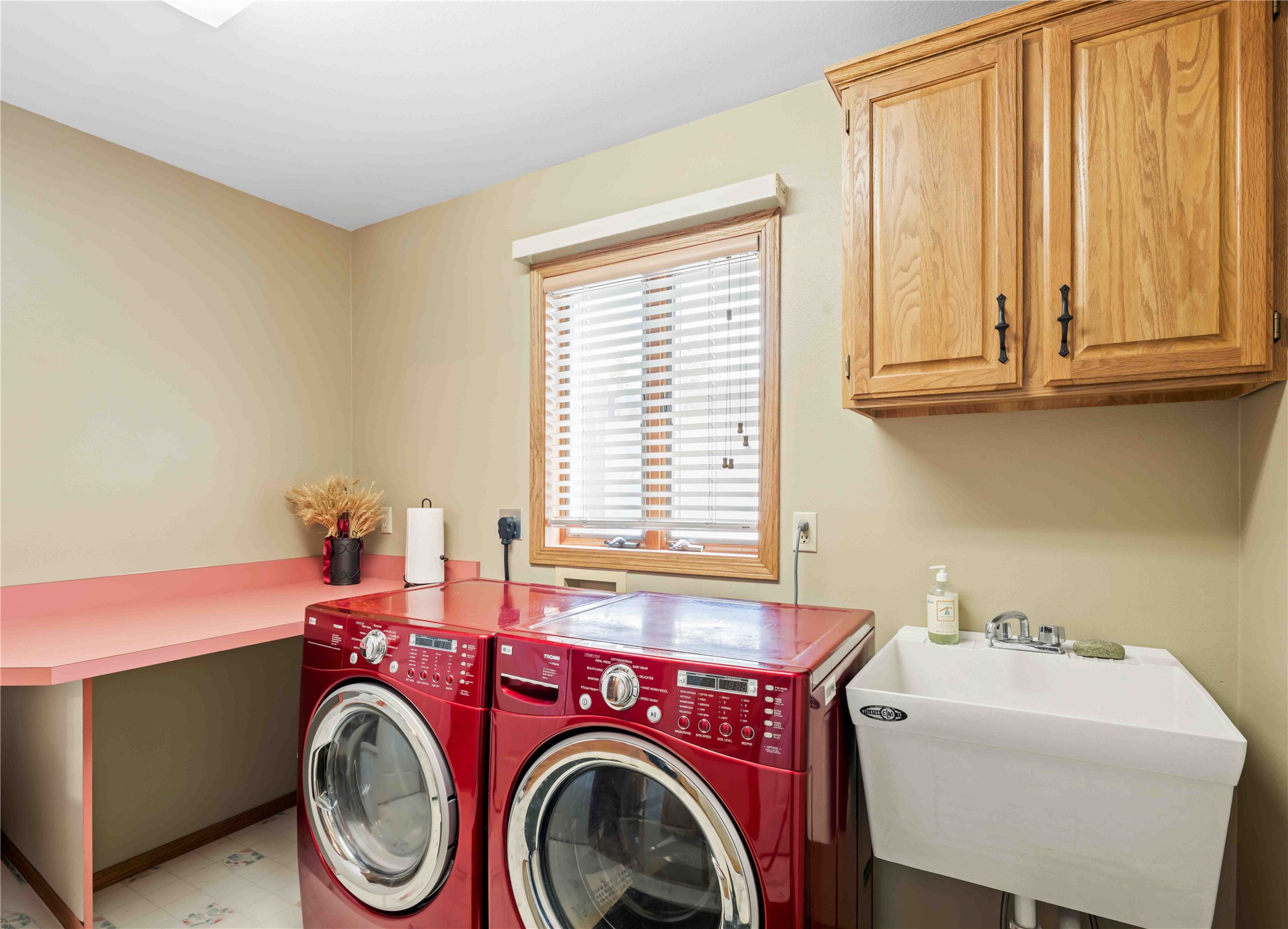 1644 W Lakeshore Drive Property Photo 17