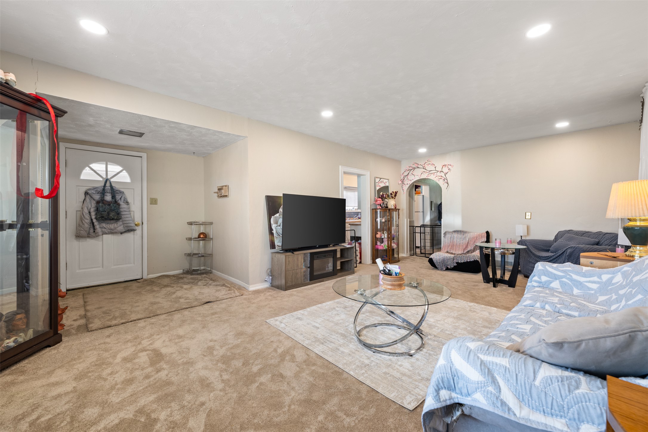 605 Walnut Street Property Photo 4