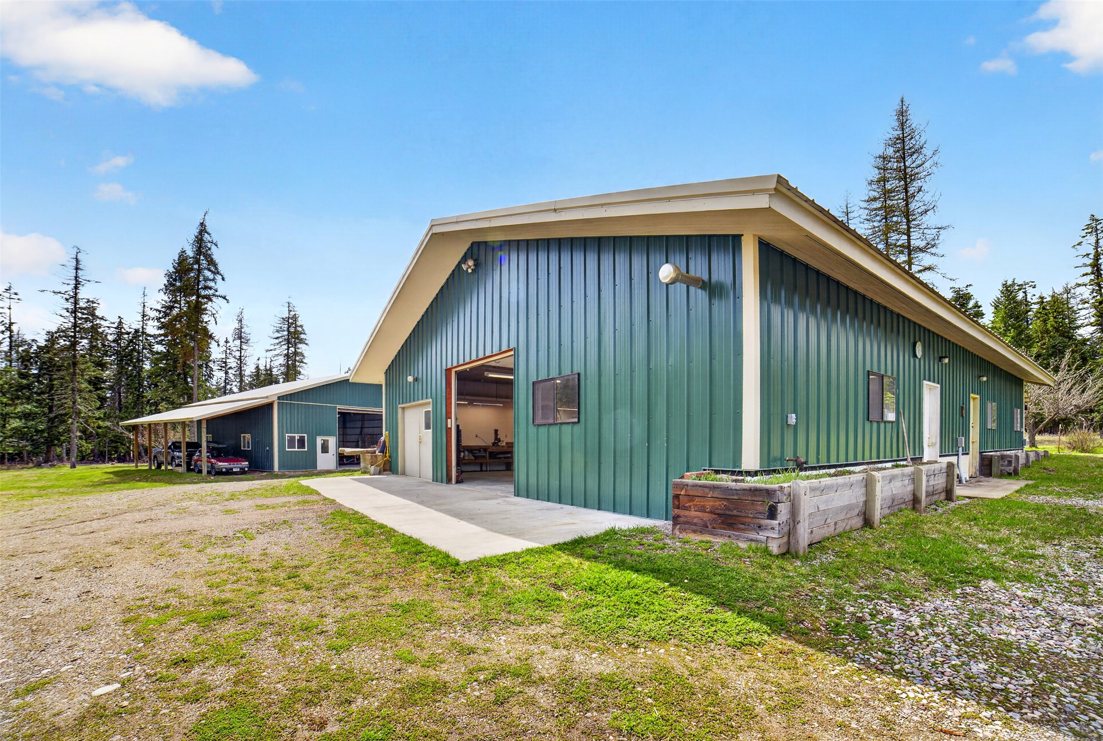 3820 Foothill Road Property Photo 8