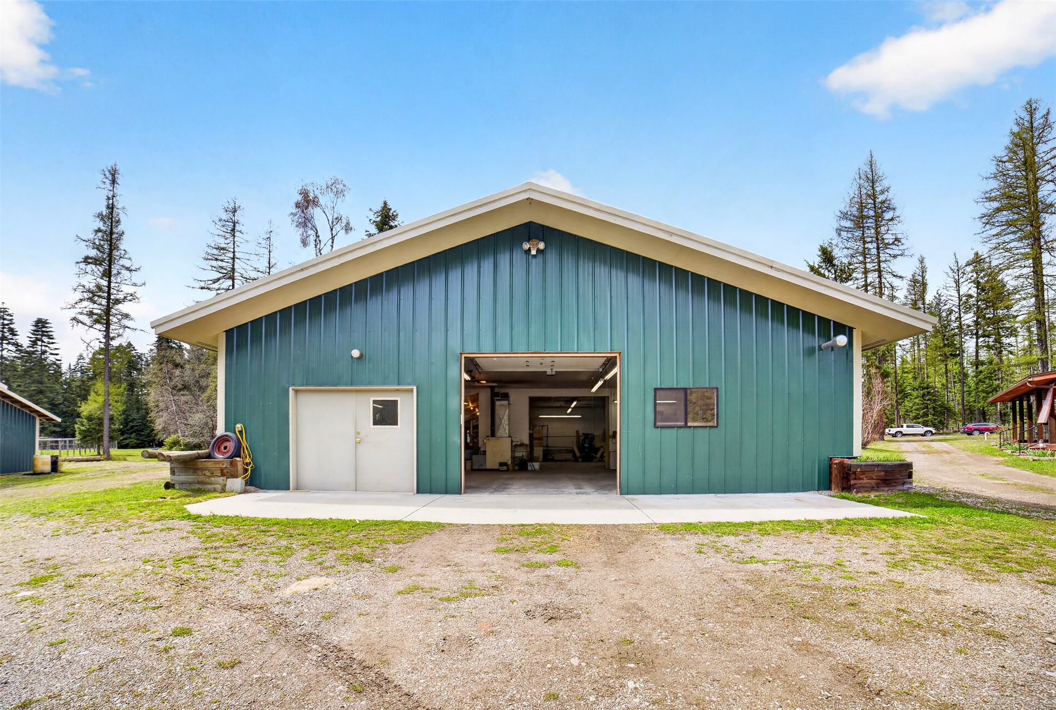 3820 Foothill Road Property Photo 9