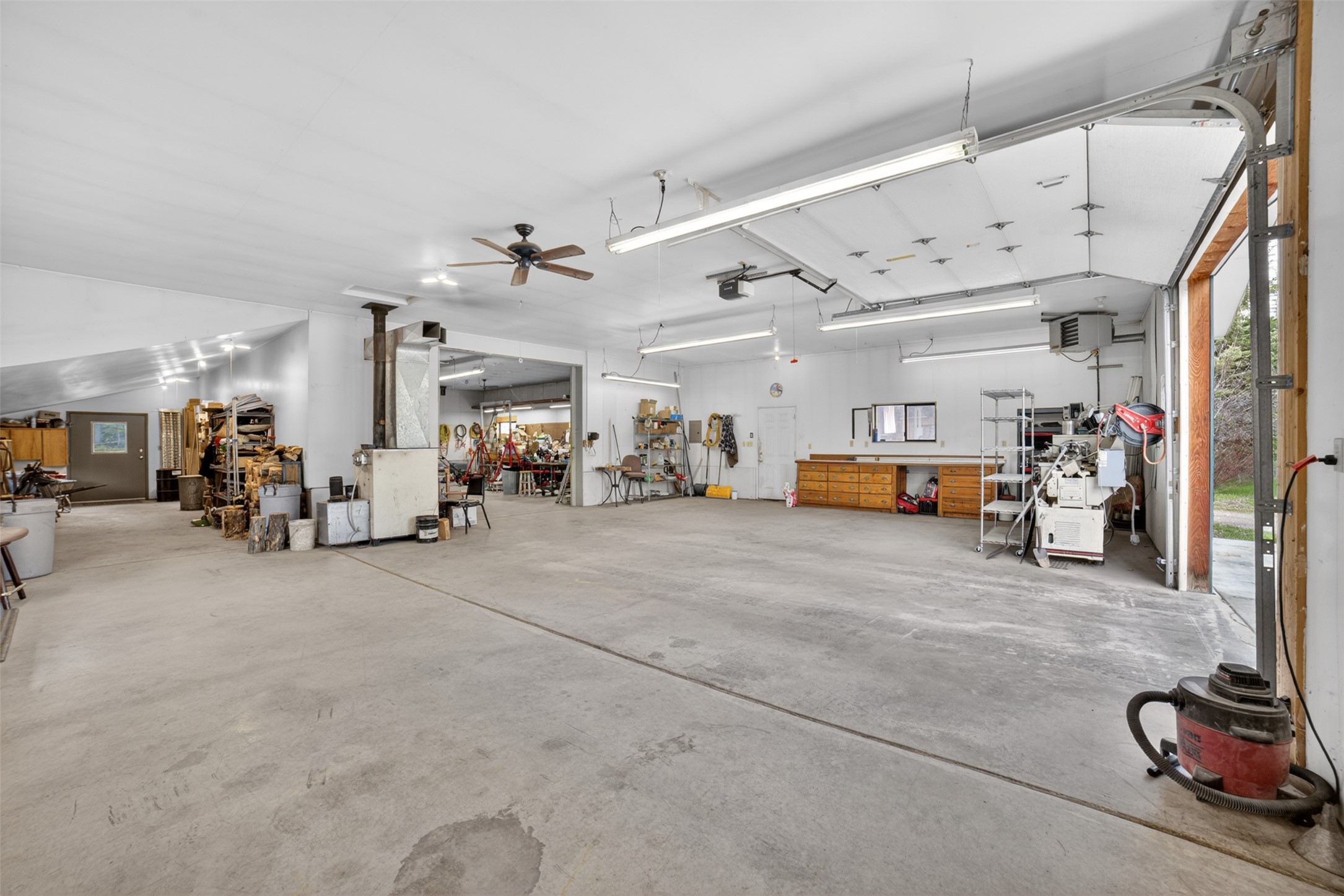 3820 Foothill Road Property Photo 13
