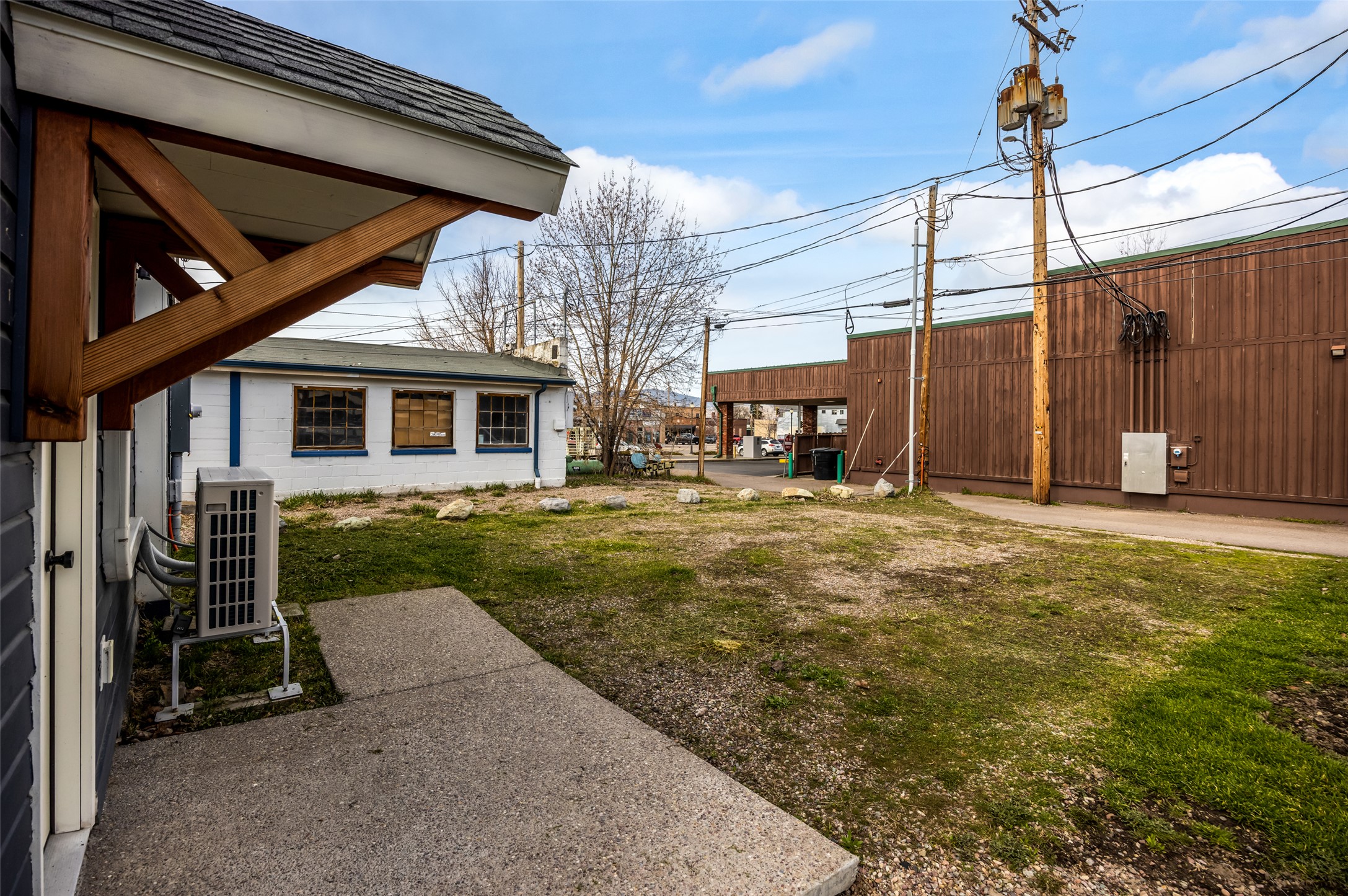 107 3rd Avenue E Property Photo 10