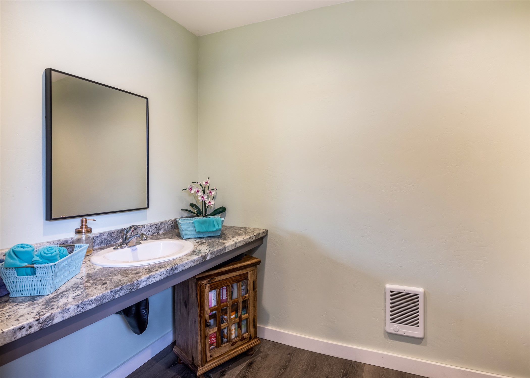 107 3rd Avenue E Property Photo 22