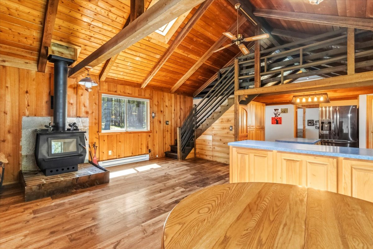 111 Terning Drive W Property Photo 8