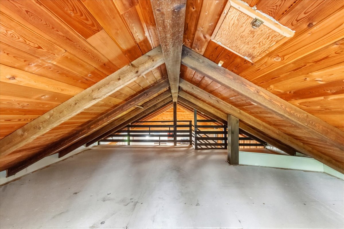 111 Terning Drive W Property Photo 12