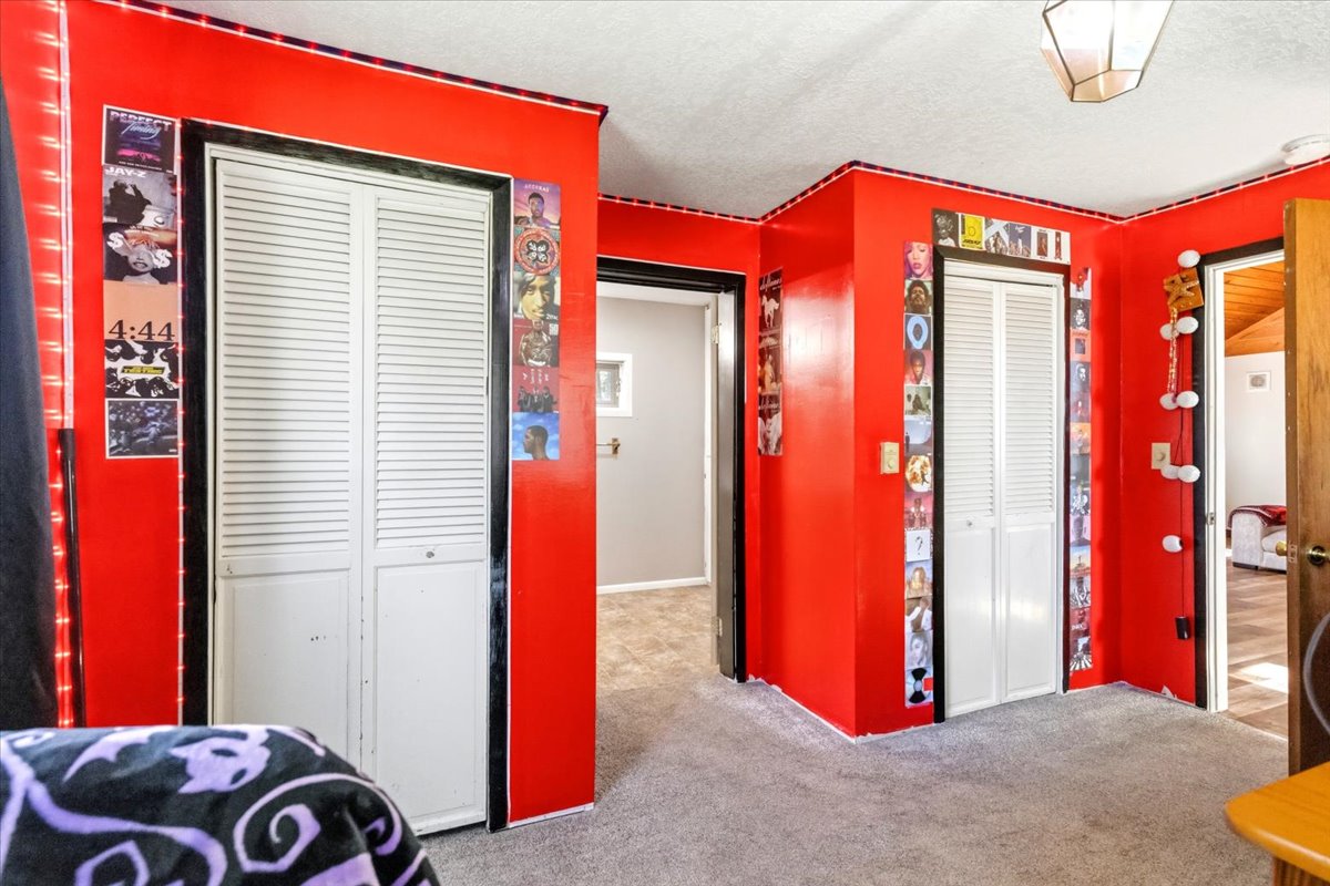 111 Terning Drive W Property Photo 13