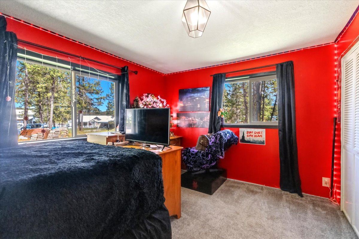 111 Terning Drive W Property Photo 14