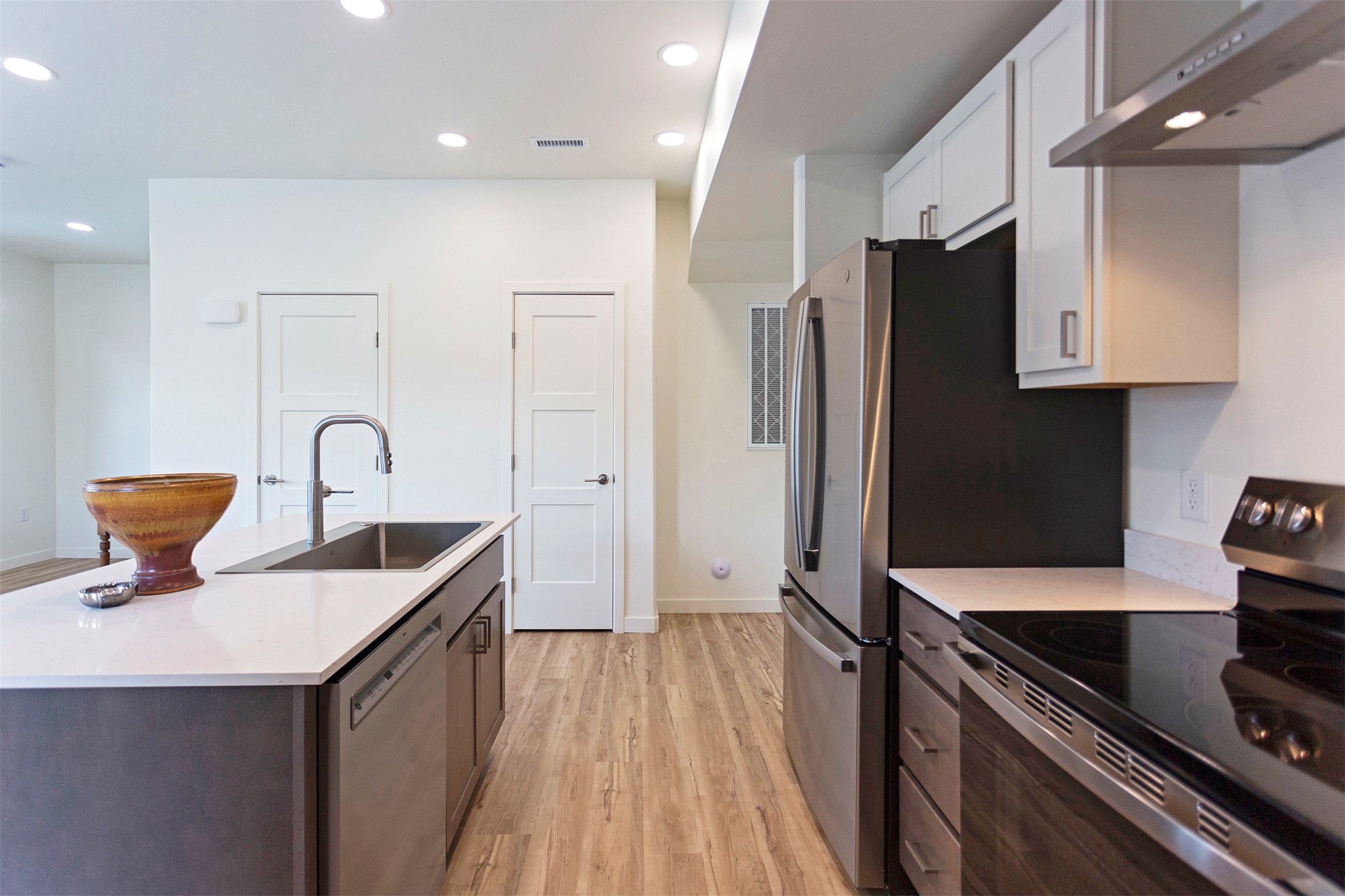 1705 Scott Street H Property Photo 6