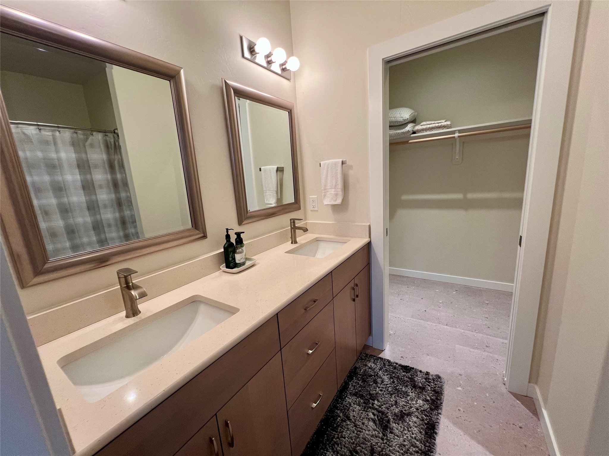 25421 Three Moon Drive Property Photo 19
