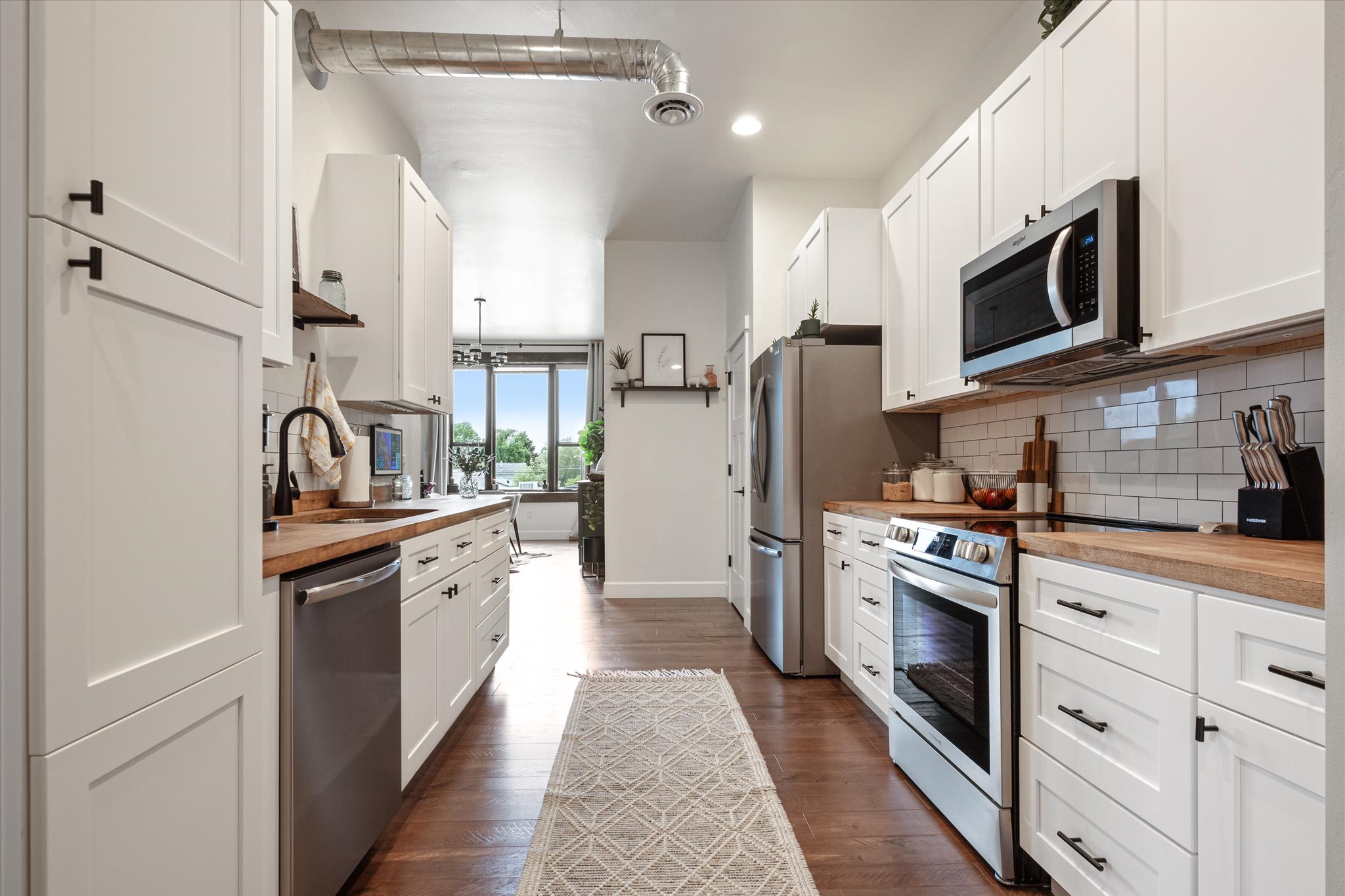 415 Broadway Street 4 Property Photo 6