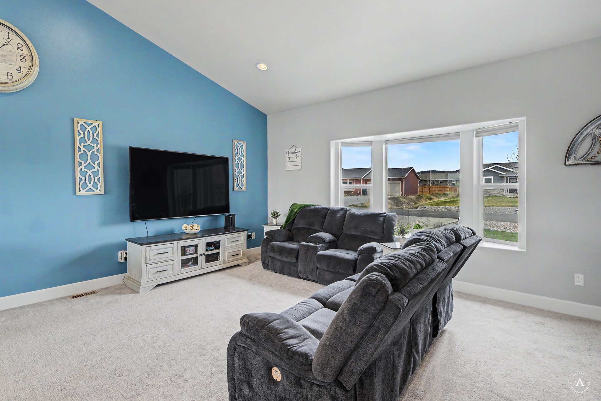 1135 Polaris Road Property Photo 6