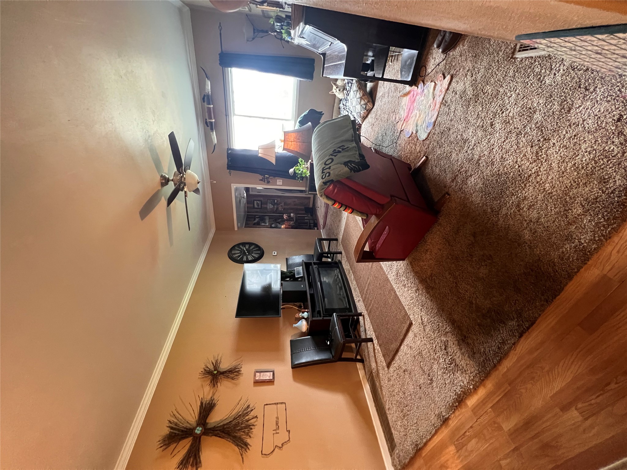 611 S Illinois Street Property Photo 11