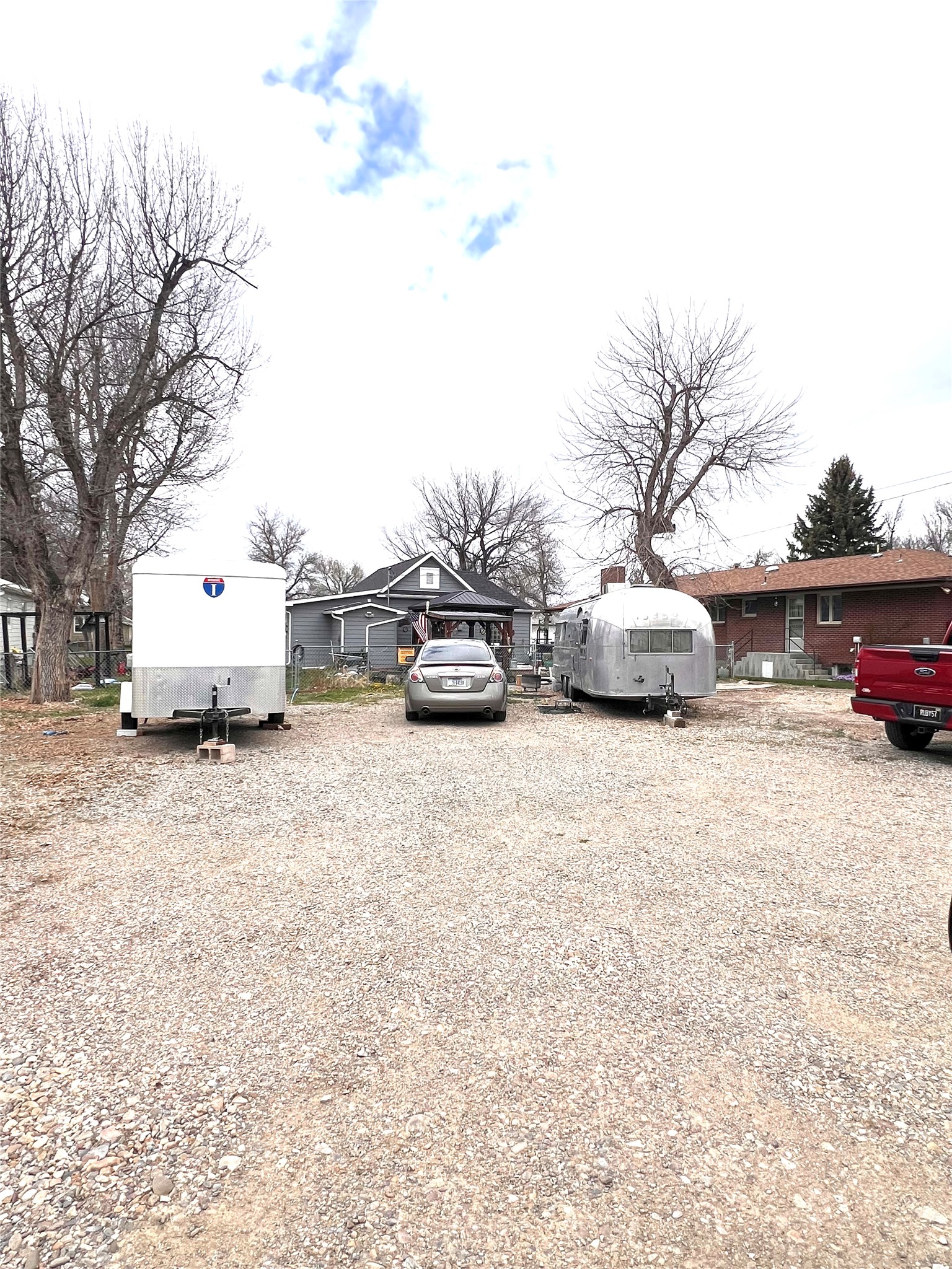 611 S Illinois Street Property Photo 24