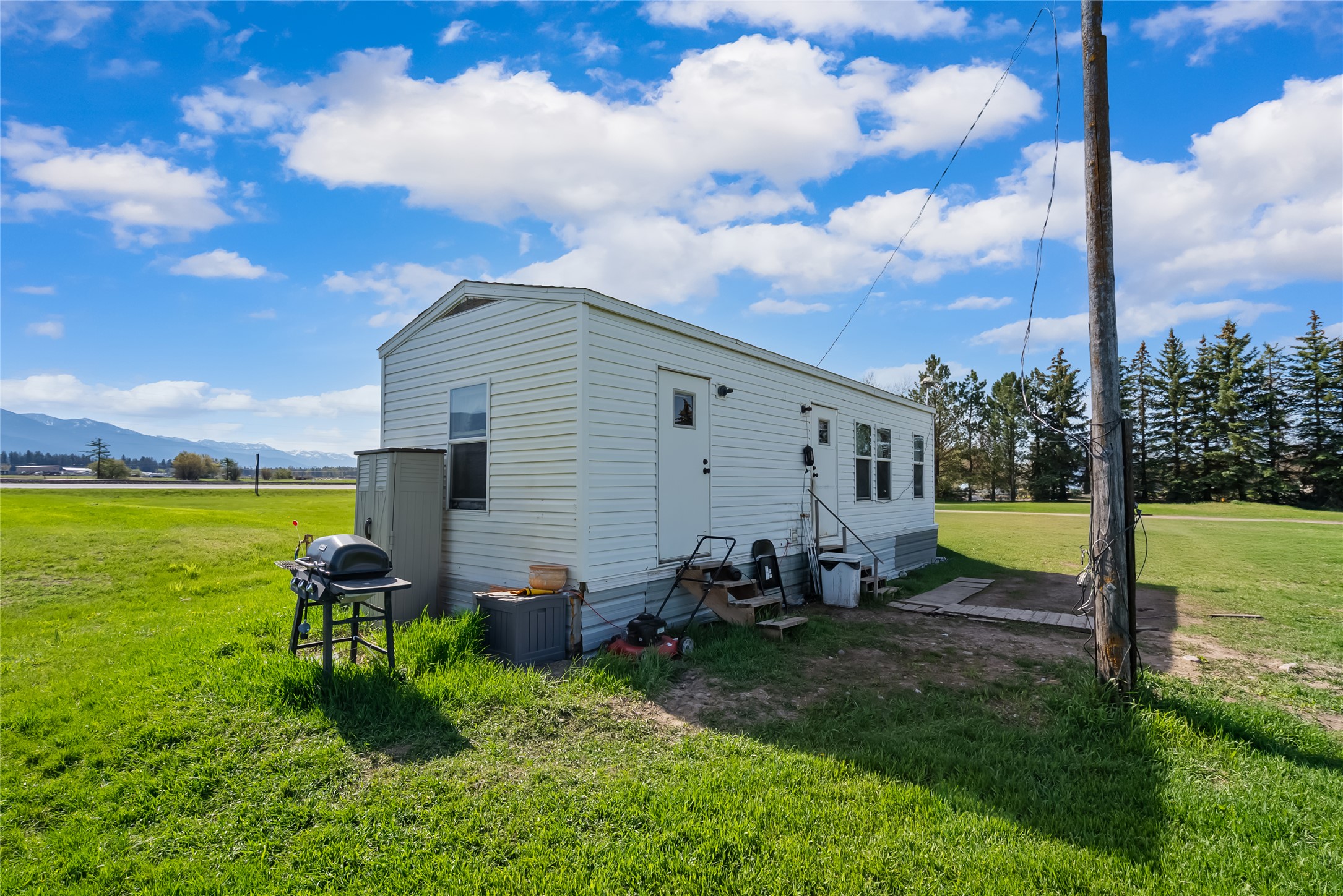 3890 Hwy 2 E Property Photo 37