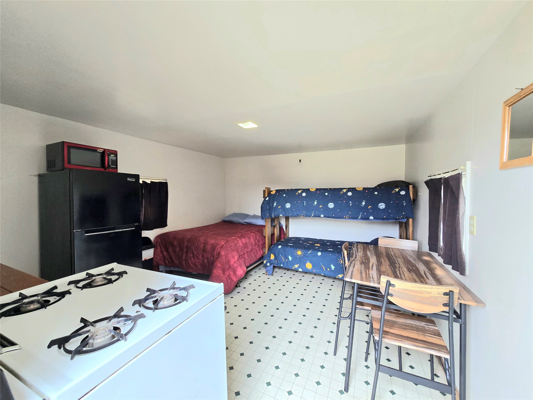 20 S Forest Road Property Photo 32