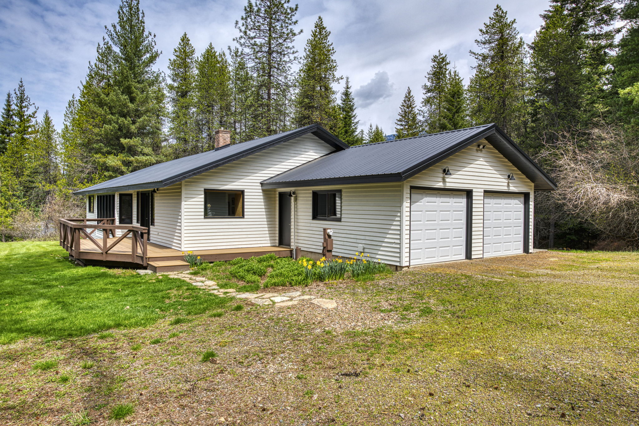 71 Four Corners Road N Property Photo 2