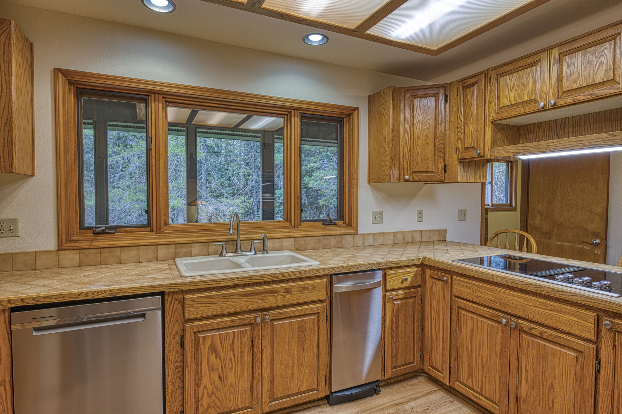 71 Four Corners Road N Property Photo 9